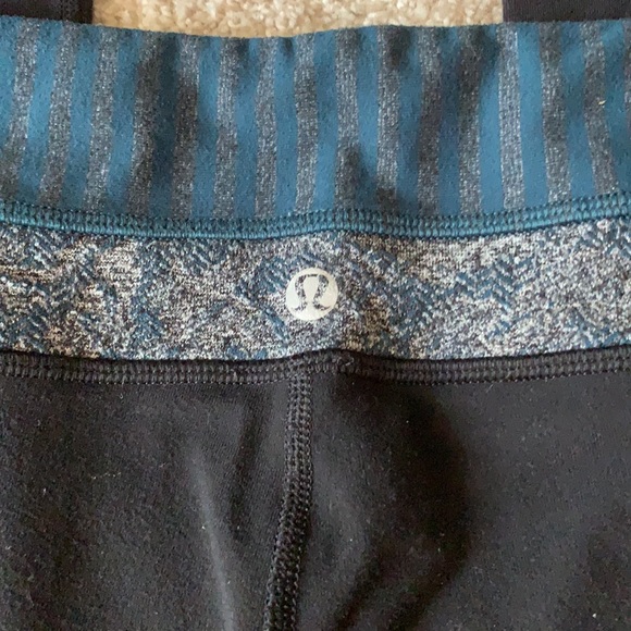 Lululemon Flare Yoga Pants size 6 reg - Picture 5 of 8